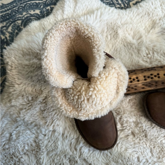 Ugg Akadia Boot in Brown Size 8 - Picture 9 of 12